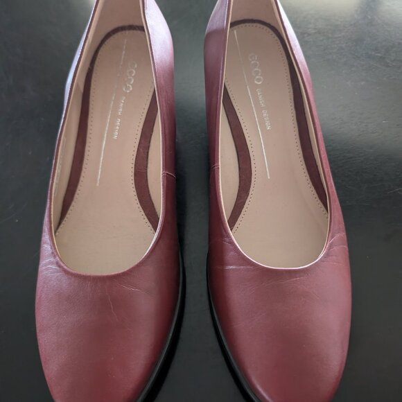 Ecco red dress shoes - Picture 1 of 3